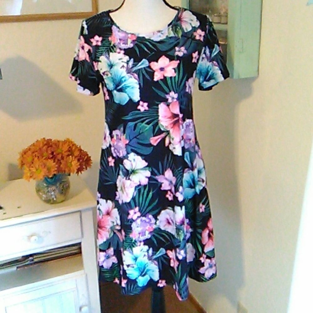 Yelete Shift Dress 